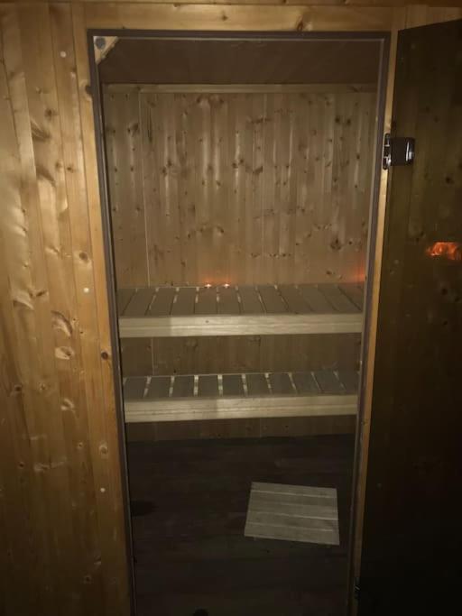 Mobil-Home Dans Un Beau Cadre A 15 Km Des Plages. Lunel  Bagian luar foto