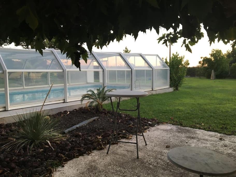 Mobil-Home Dans Un Beau Cadre A 15 Km Des Plages. Lunel  Bagian luar foto