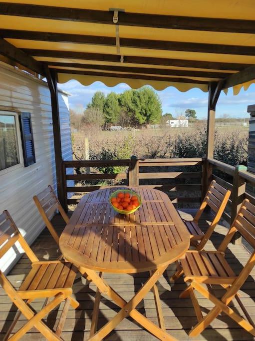 Mobil-Home Dans Un Beau Cadre A 15 Km Des Plages. Lunel  Bagian luar foto